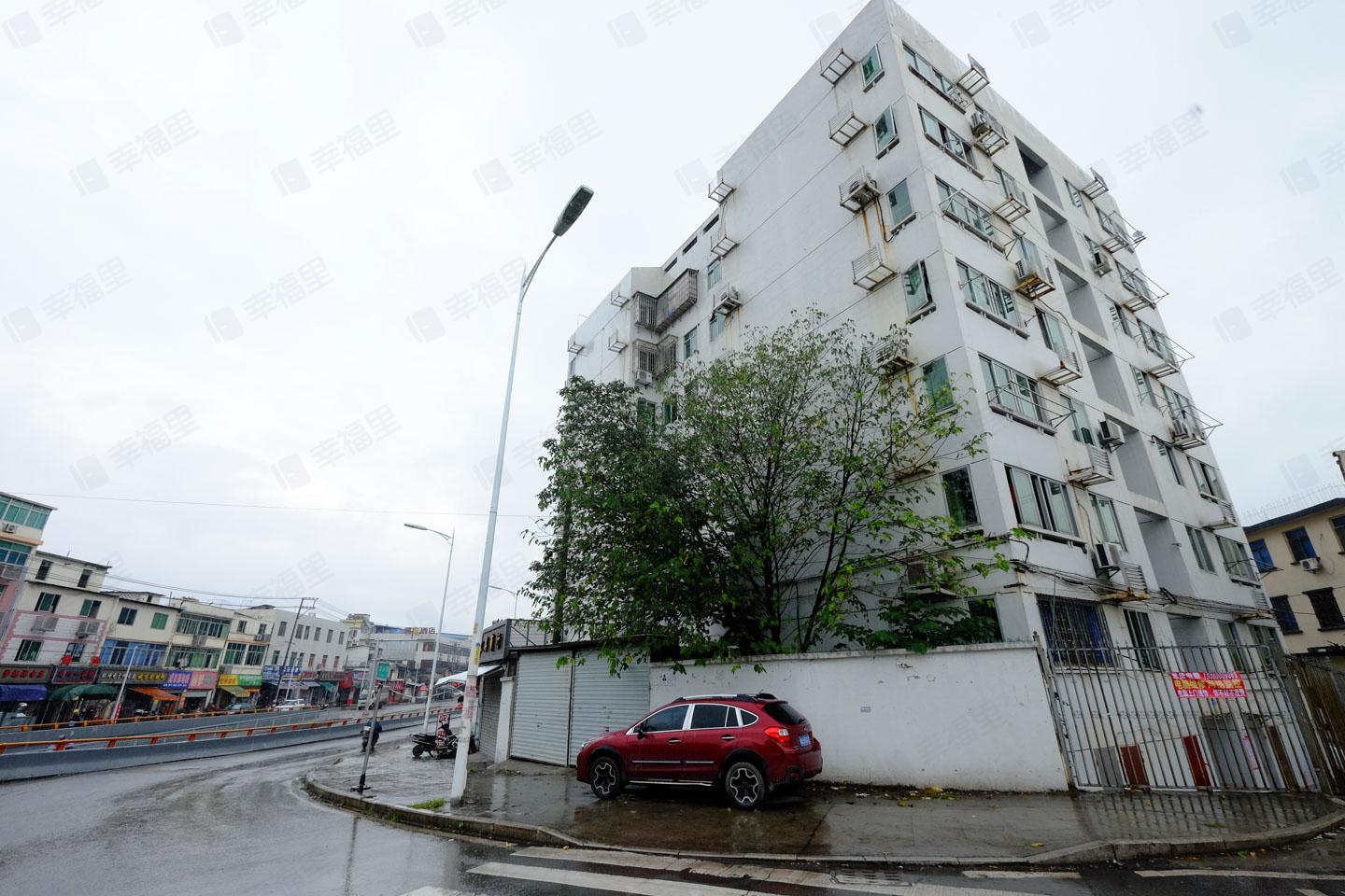 福州市盖山镇迎宾路198号教师楼小区效果图