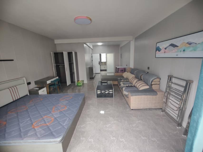 合租·绿地太湖东岸花园