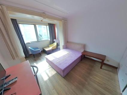 闵行春申整租 常兴家园1室1厅/53平/中楼层