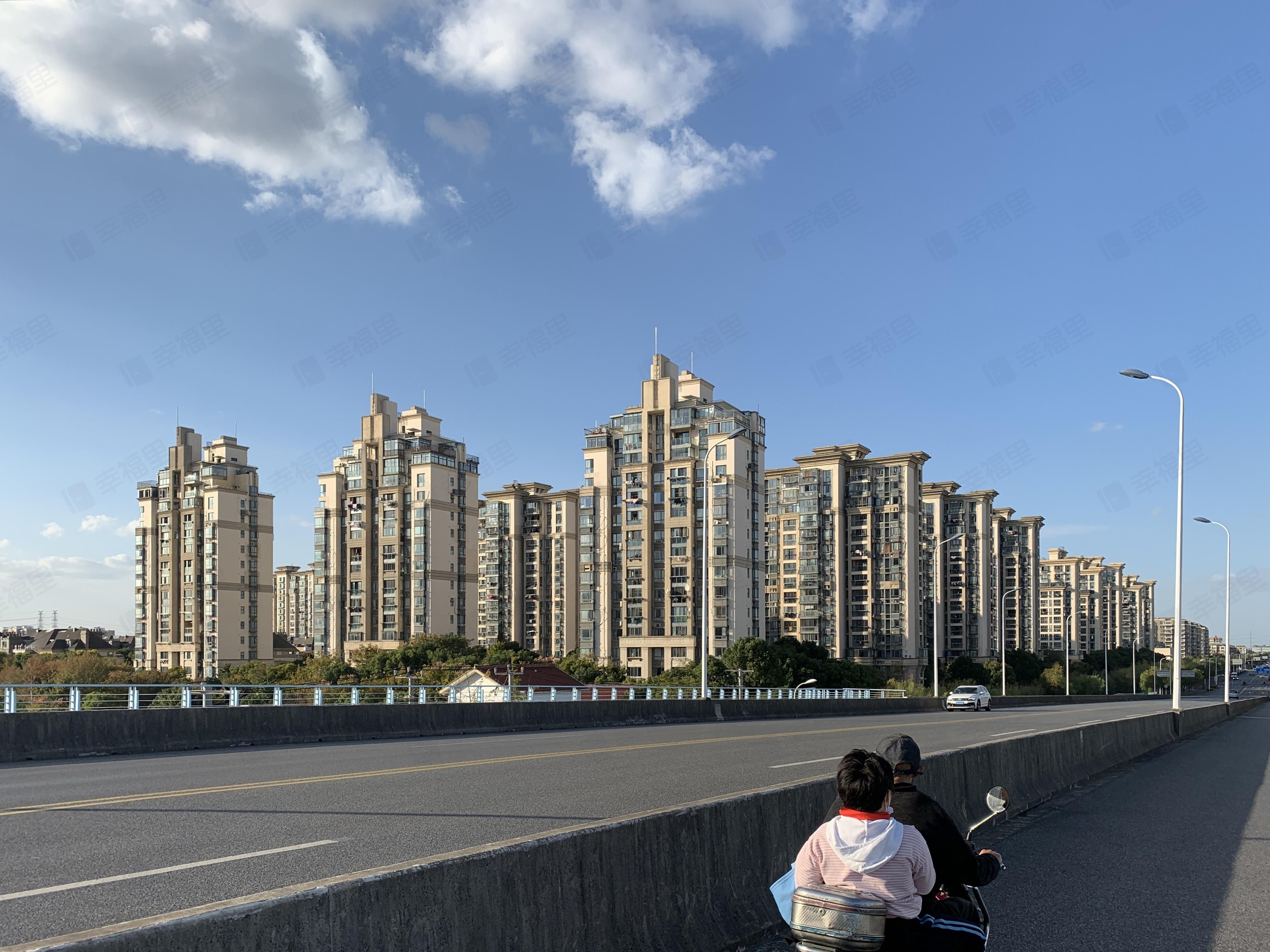 绿地崴廉公寓小区效果图