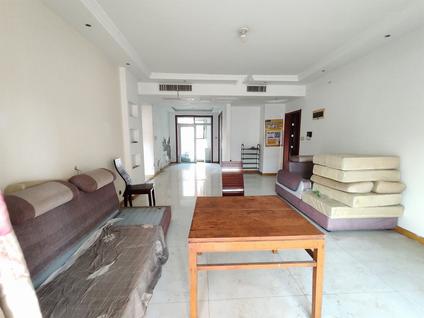 城阳女姑整租 卓越蔚蓝群岛(三期)3室2厅/135平/中楼层