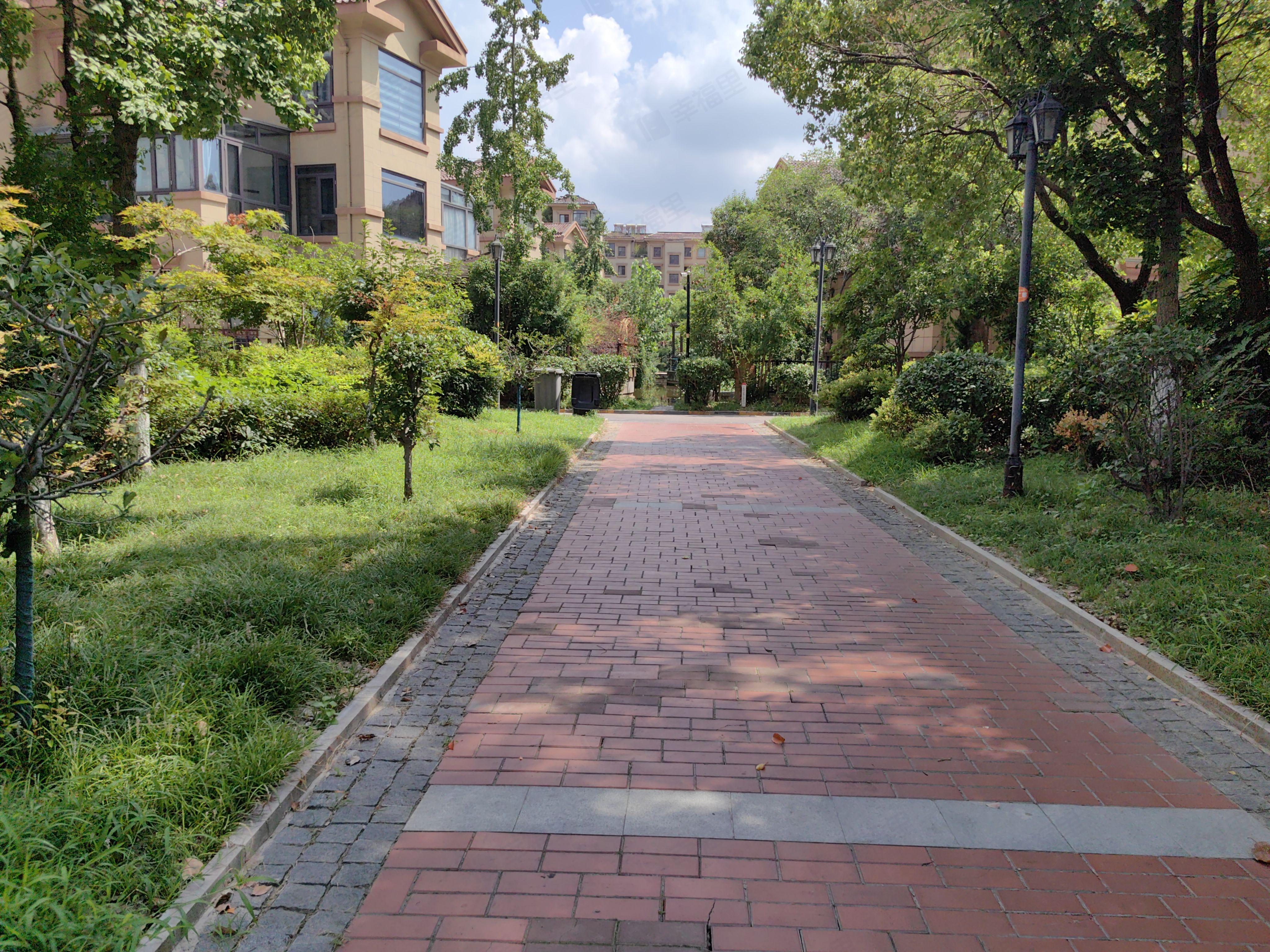 东湖怡景苑小区效果图