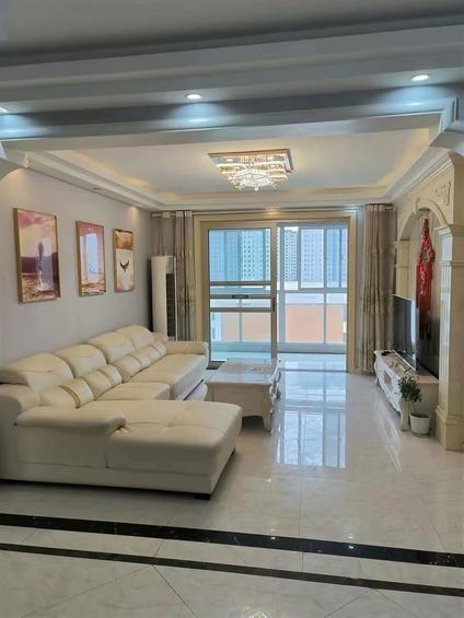 深圳南国春天花园3室2厅85平高楼层/共36层