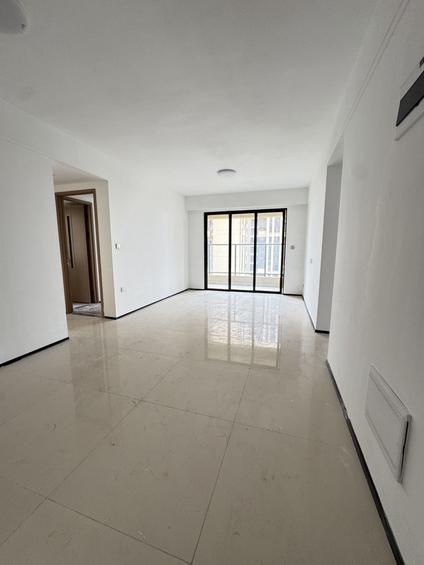 北京萝岗和苑3室2厅93平中楼层/共32层