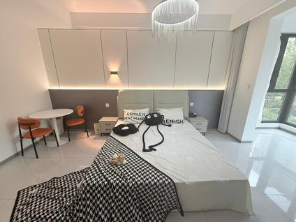 未央行政中心合租 白桦林团圆3室2厅/121平/低楼层