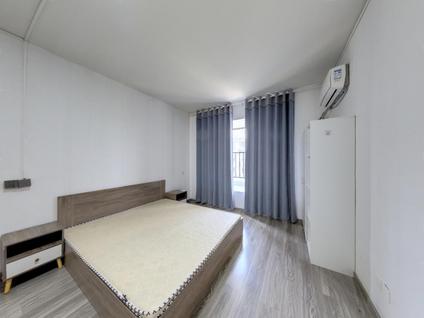 南湖新区南湖整租 绿地绿禾名邸4室2厅/120平/顶层