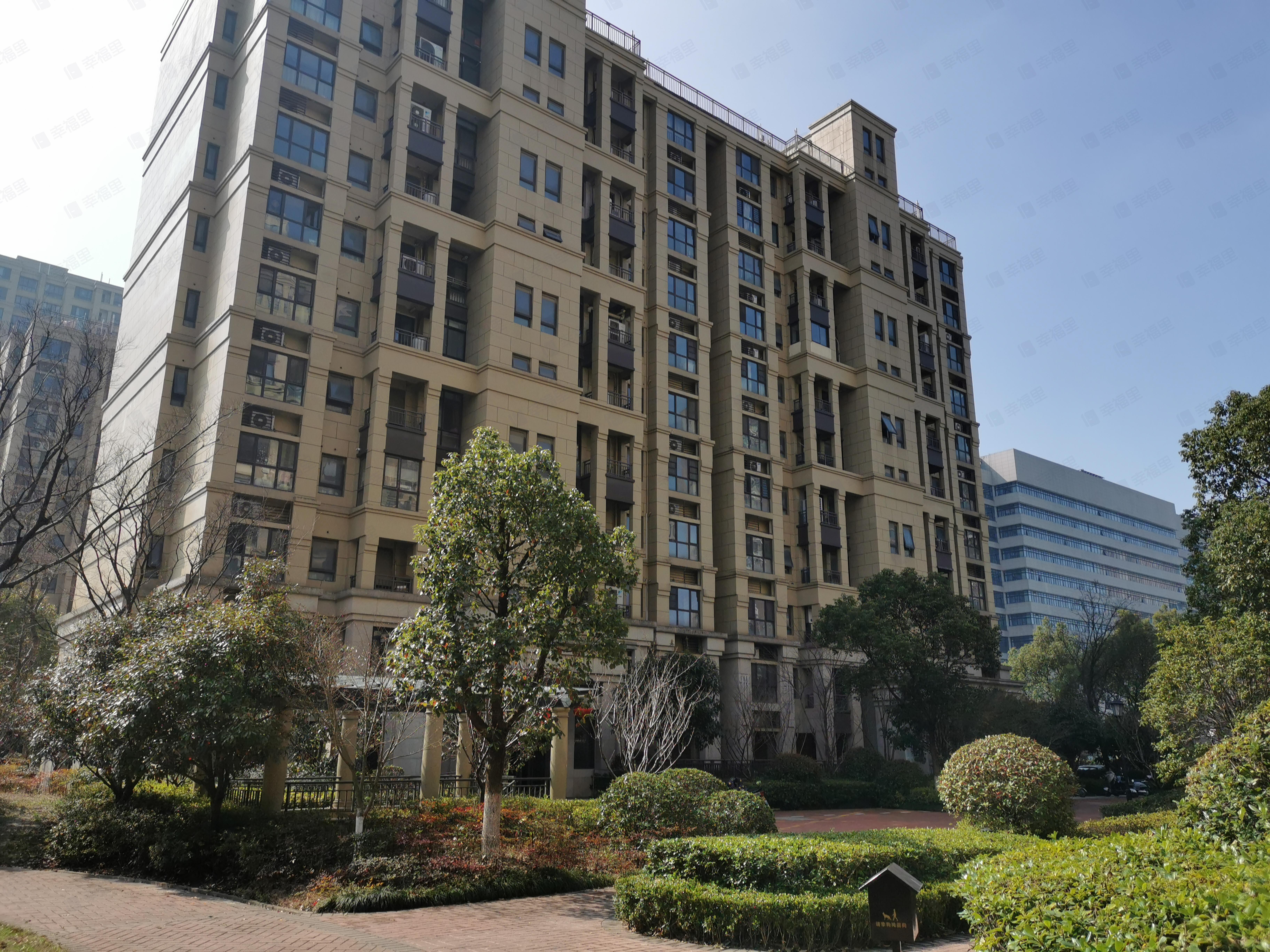 绿地华尔道名邸小区效果图