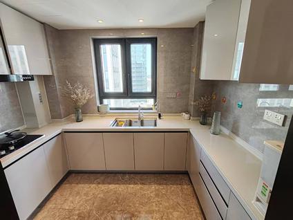 青浦徐泾整租 UNICITY万科天空之城(四期)4室2厅/161平/中楼层