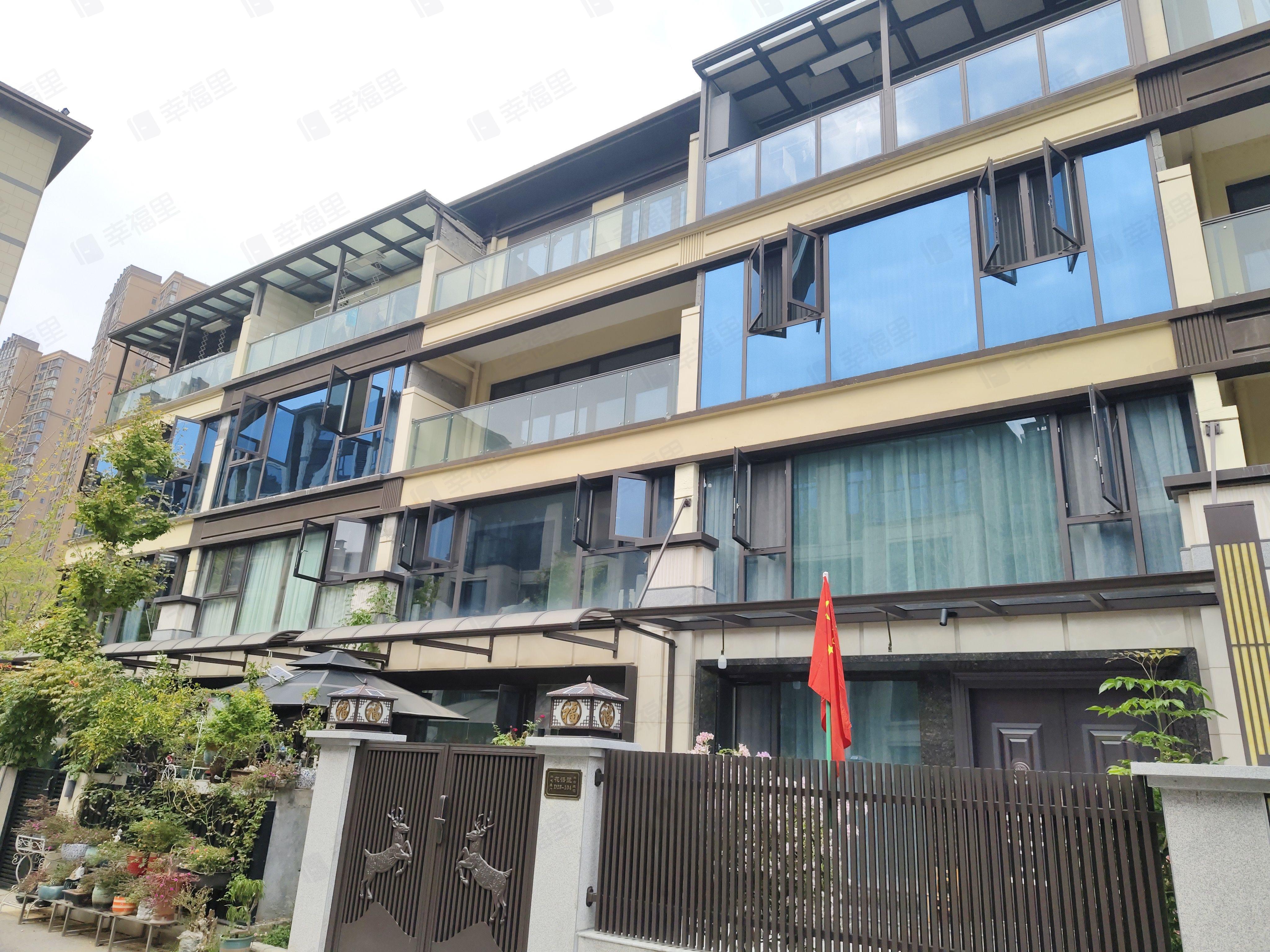 鸿坤花语墅小区效果图
