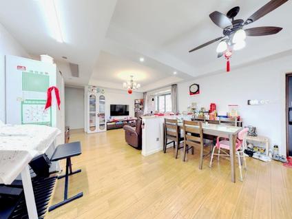 北京莘城公寓4室2厅147.82平中楼层/共9层