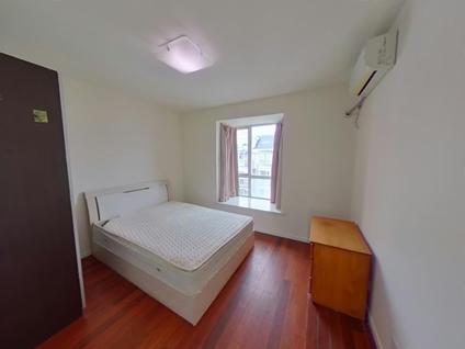 浦东碧云整租 罗山花苑(二期)3室2厅/131平/顶层