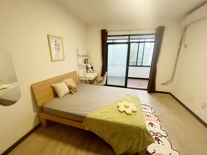 洪山街道口合租 鹏程蕙园4室2厅/121平/低楼层