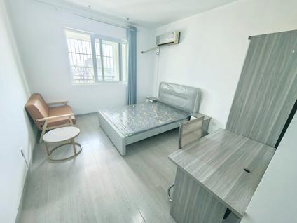 泉山南三环合租 荣盛花语城3室2厅/141平/低楼层