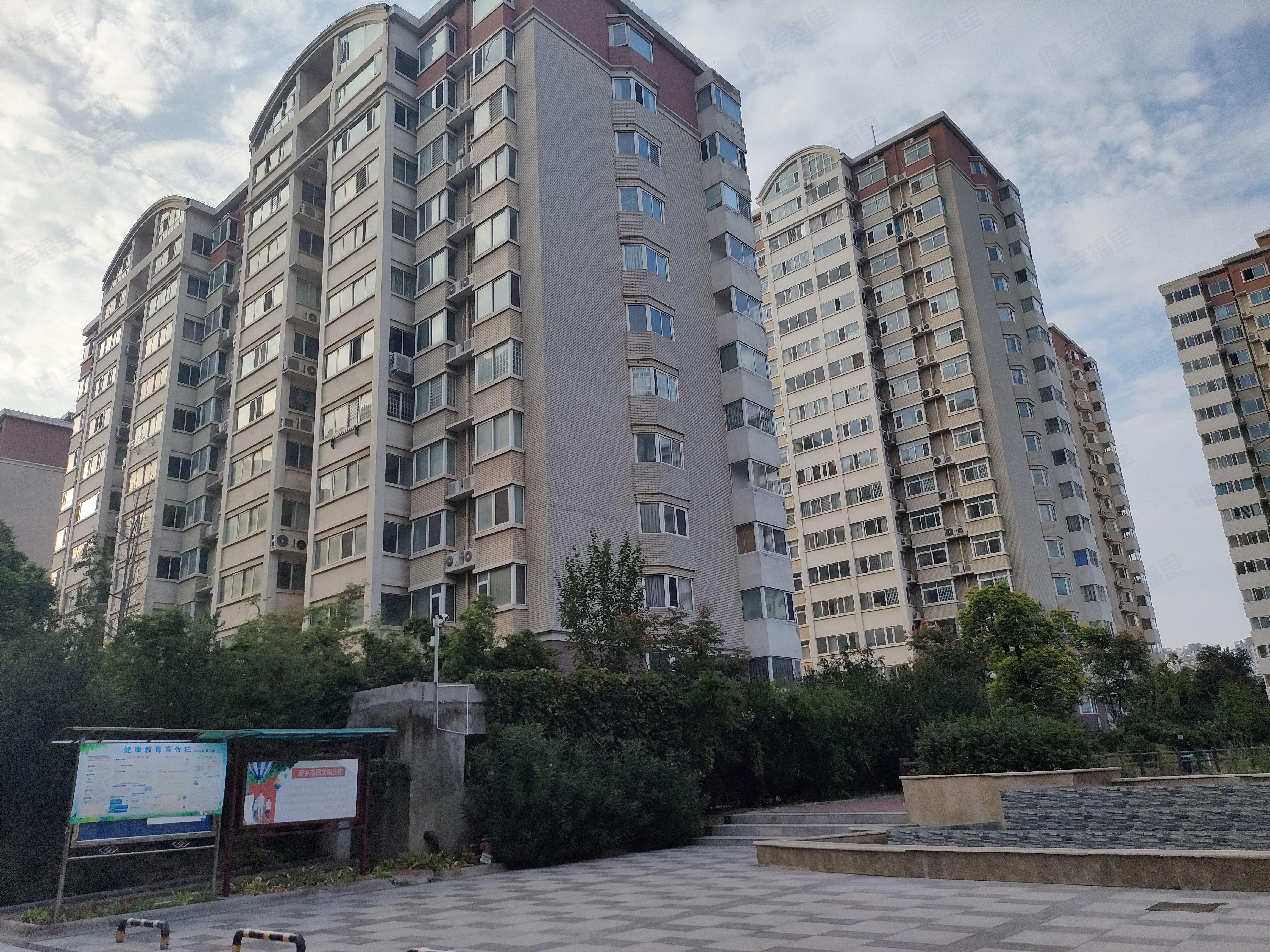东郡府苑小区效果图
