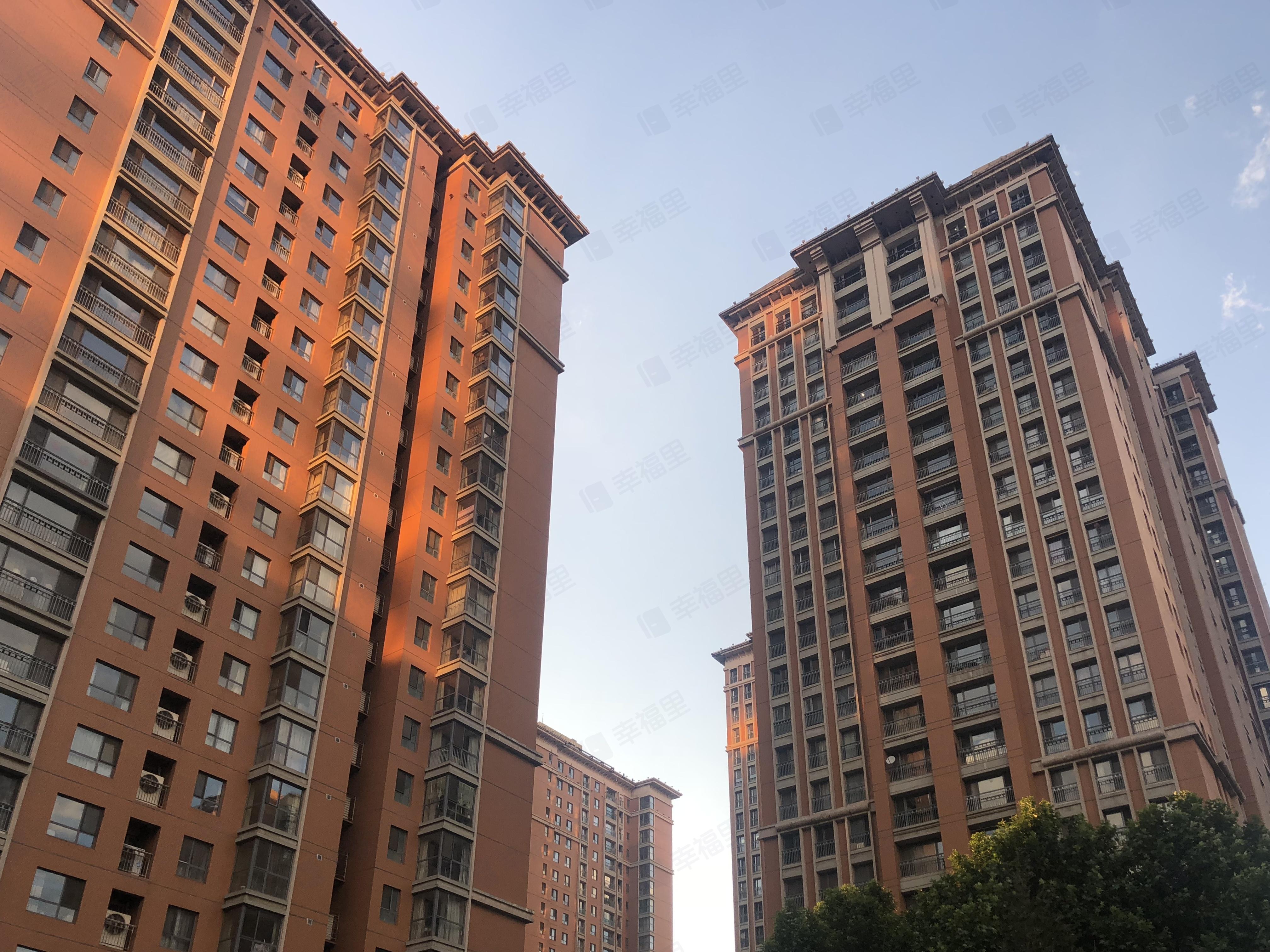 荣尊堡国际俱乐部公寓小区效果图