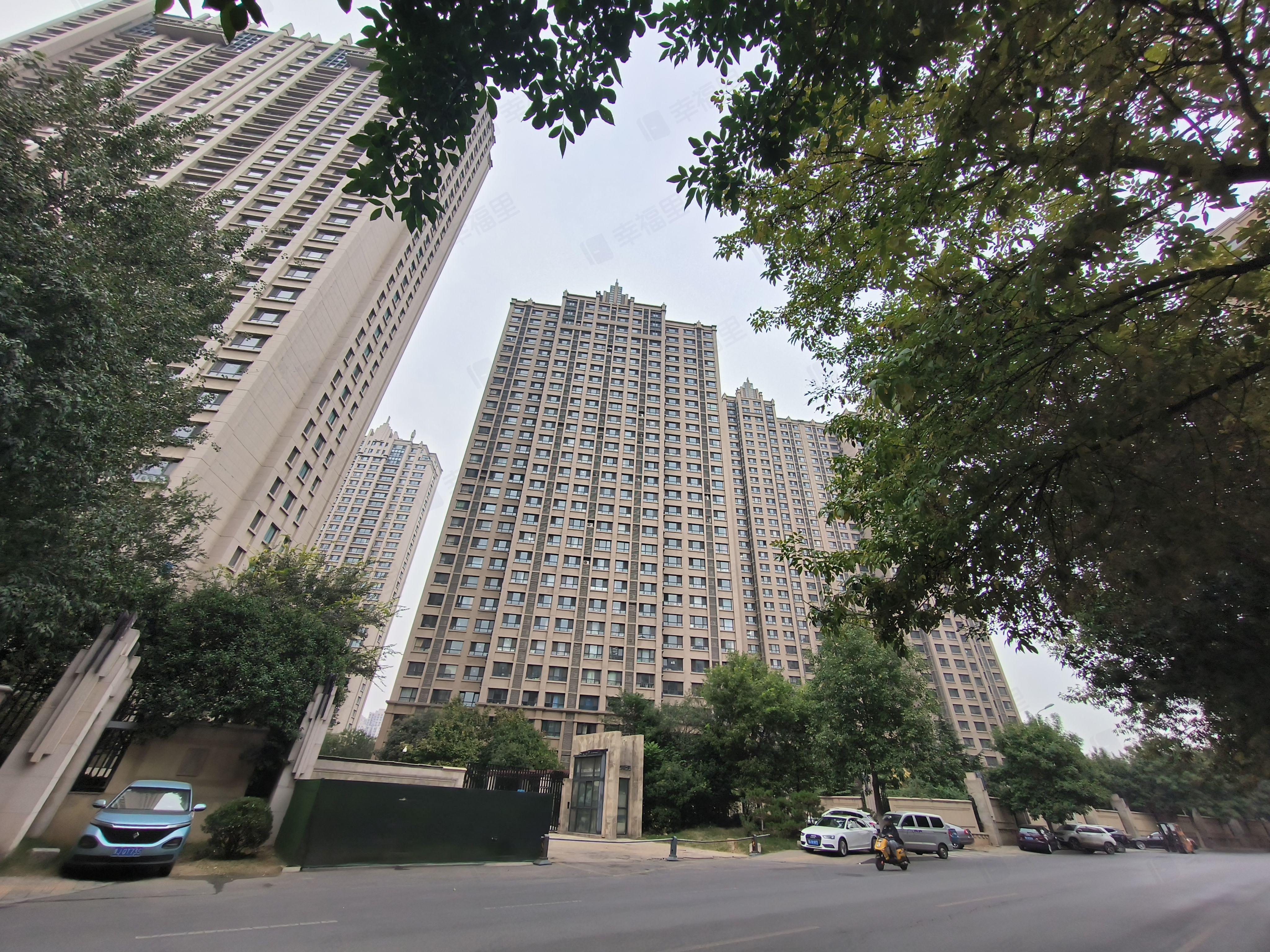保利海德公馆小区效果图