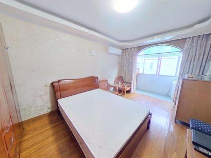 静安闸北公园整租 平型关路300弄小区2室1厅/48平/中楼层