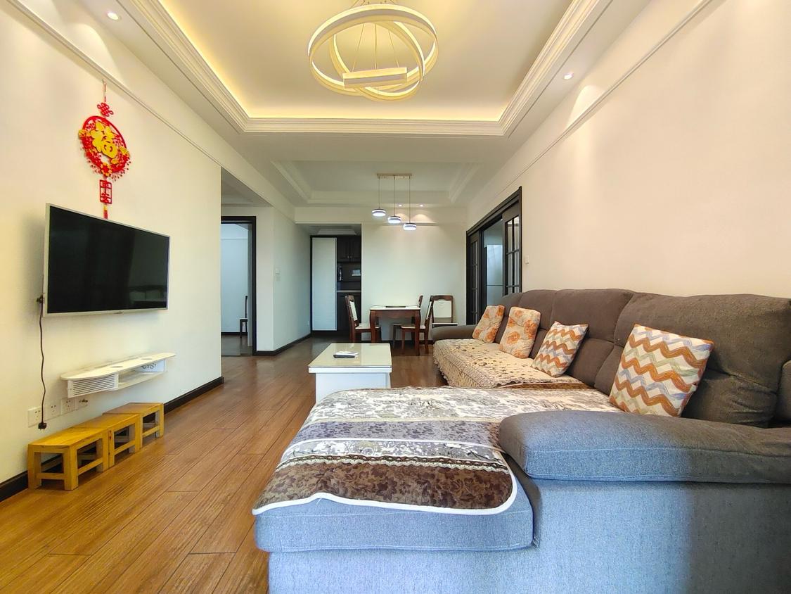 整租·融创凡尔赛(领馆四期)