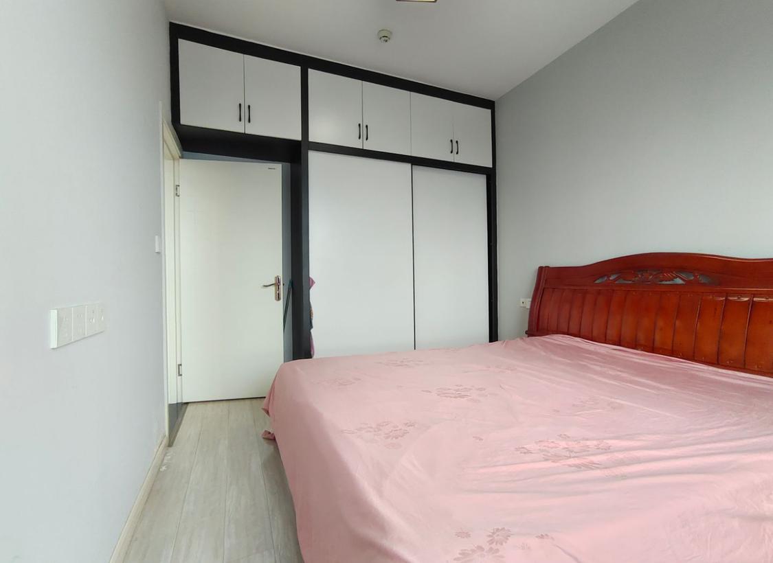 整租·融创凡尔赛(领馆四期)