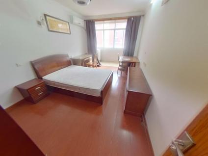 闵行老闵行整租 高华小区1室1厅/35平/中楼层