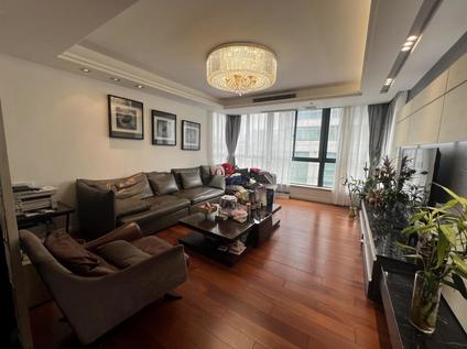 北京耀江广场4室2厅180平中楼层/共11层