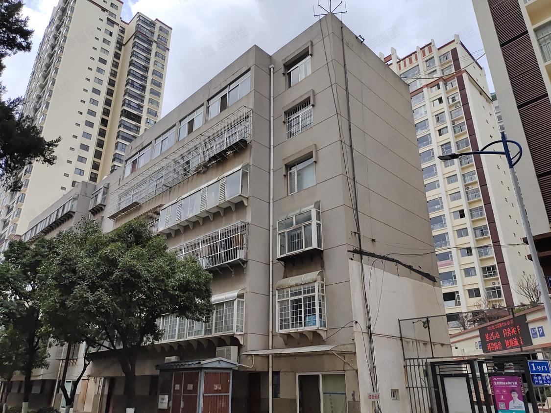 昆明西山-东寺街/暂无年代解放新村35号院