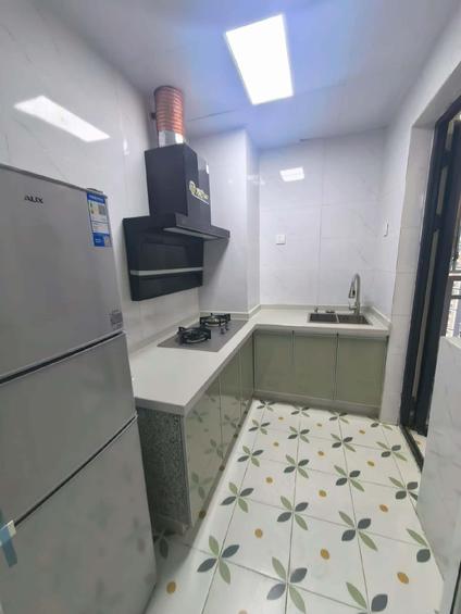 高新市一医院整租 雄飞新园名都1室1厅/60平/中楼层