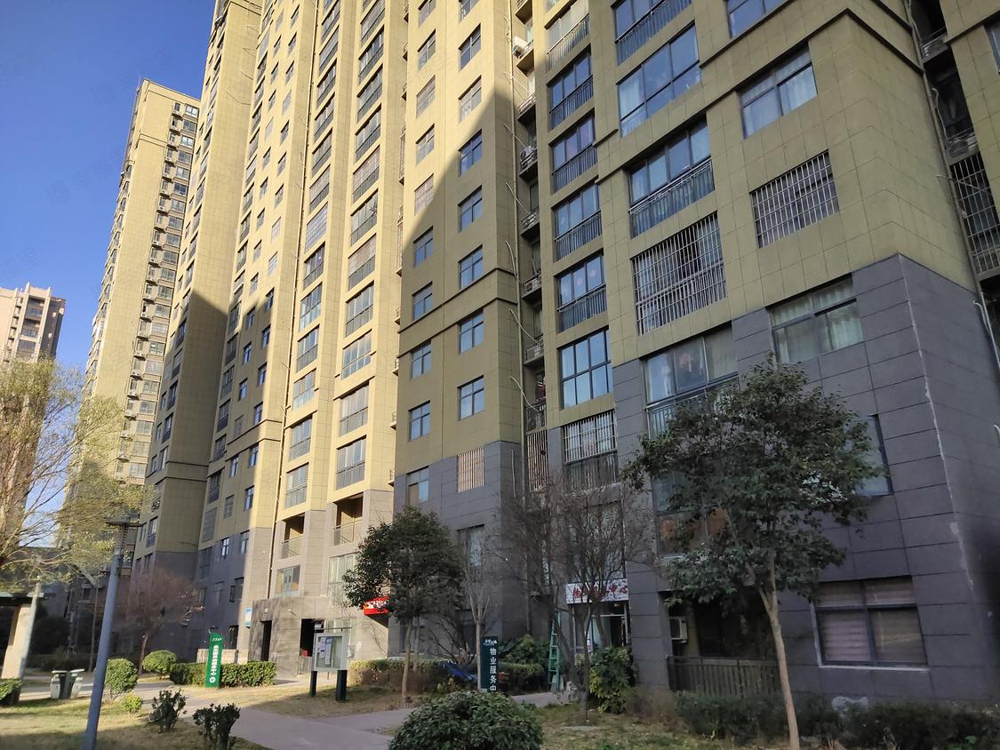 郑州新郑-南龙湖商圈/2013年建公园大地