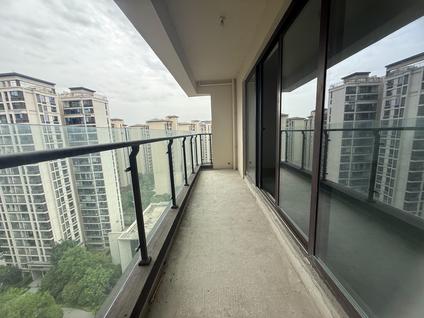 成都龙湖江天阙4室2厅133平中楼层/共20层