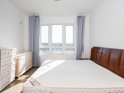 嘉定安亭整租 安亭新镇(万科湖语森林二期)3室2厅/184平/中楼层