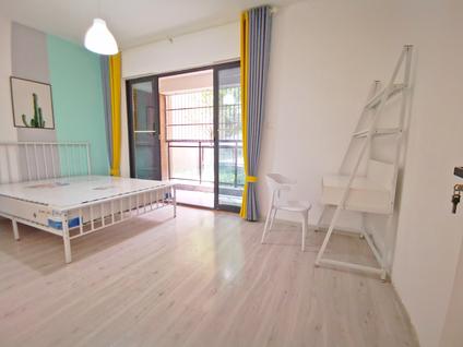 温江温江新城合租 和信孔雀城4室2厅/127平/底层