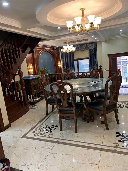 徐州爱伦堡5室3厅300平低楼层/共4层