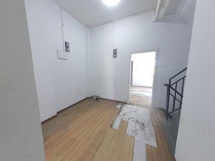 松江洞泾整租 中海悦庭8室2厅/187平/底层