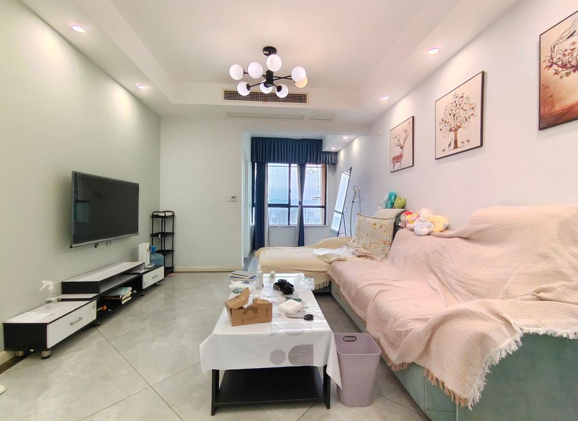 整租·融创凡尔赛(领馆四期)