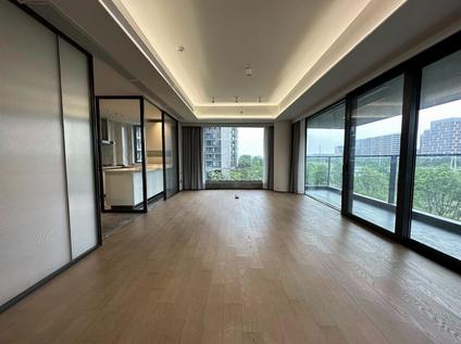 北京会展湾南岸广场4室2厅163.9平中楼层/共19层