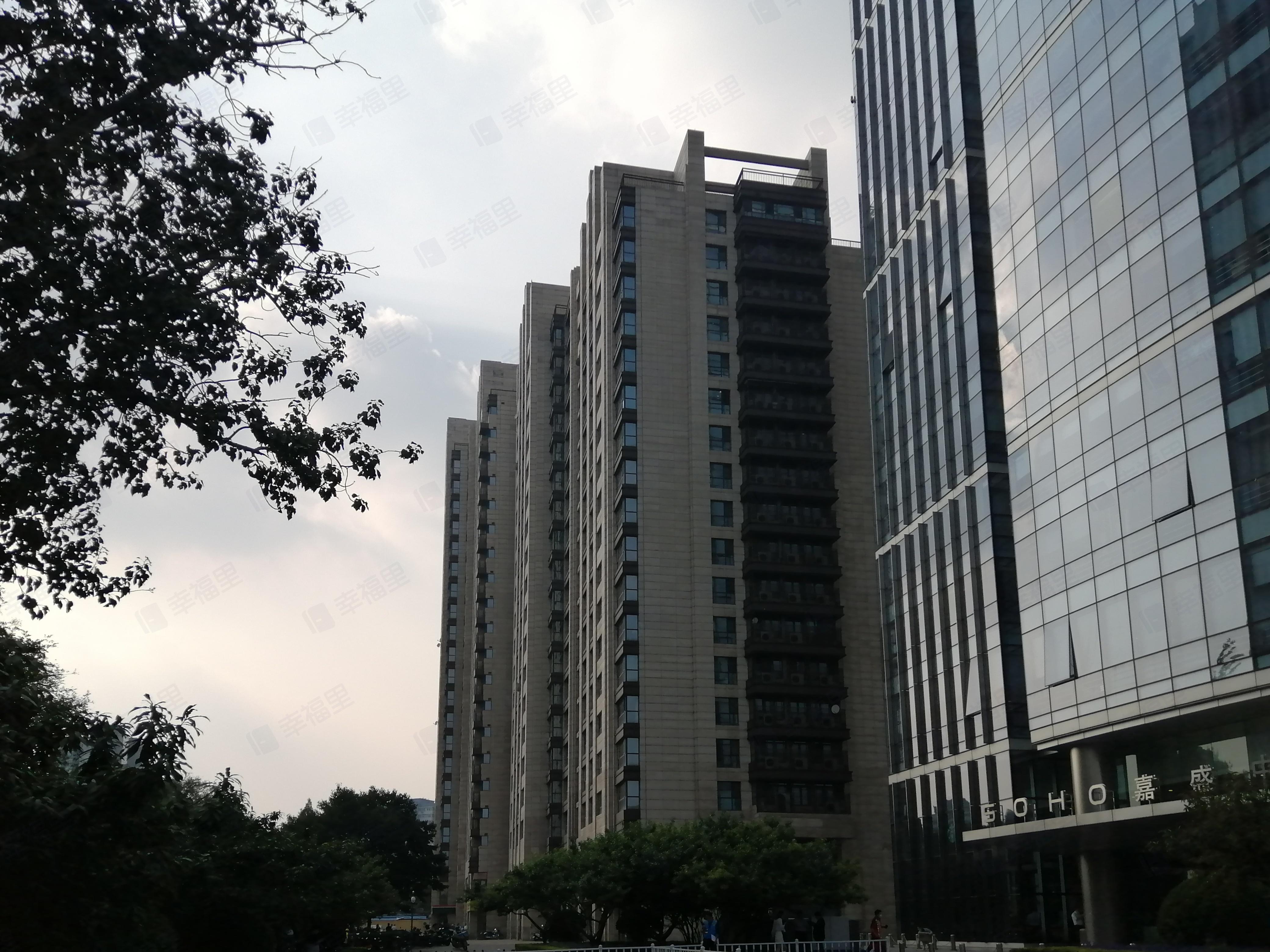 富力爱丁堡公馆小区效果图