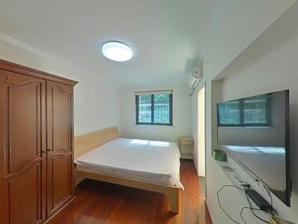 徐汇徐汇滨江整租 长峰小区1室1厅/54平/中楼层