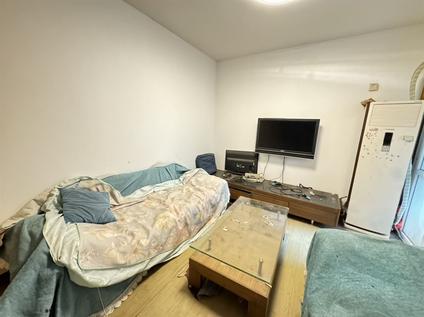 北京西街小区2室2厅107平低楼层/共18层