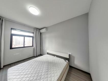 海安海安整租 爱法山水国际3室1厅/137平/低楼层