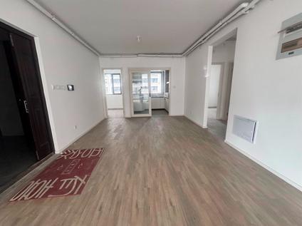 北京招商臻园4室2厅142平低楼层/共18层