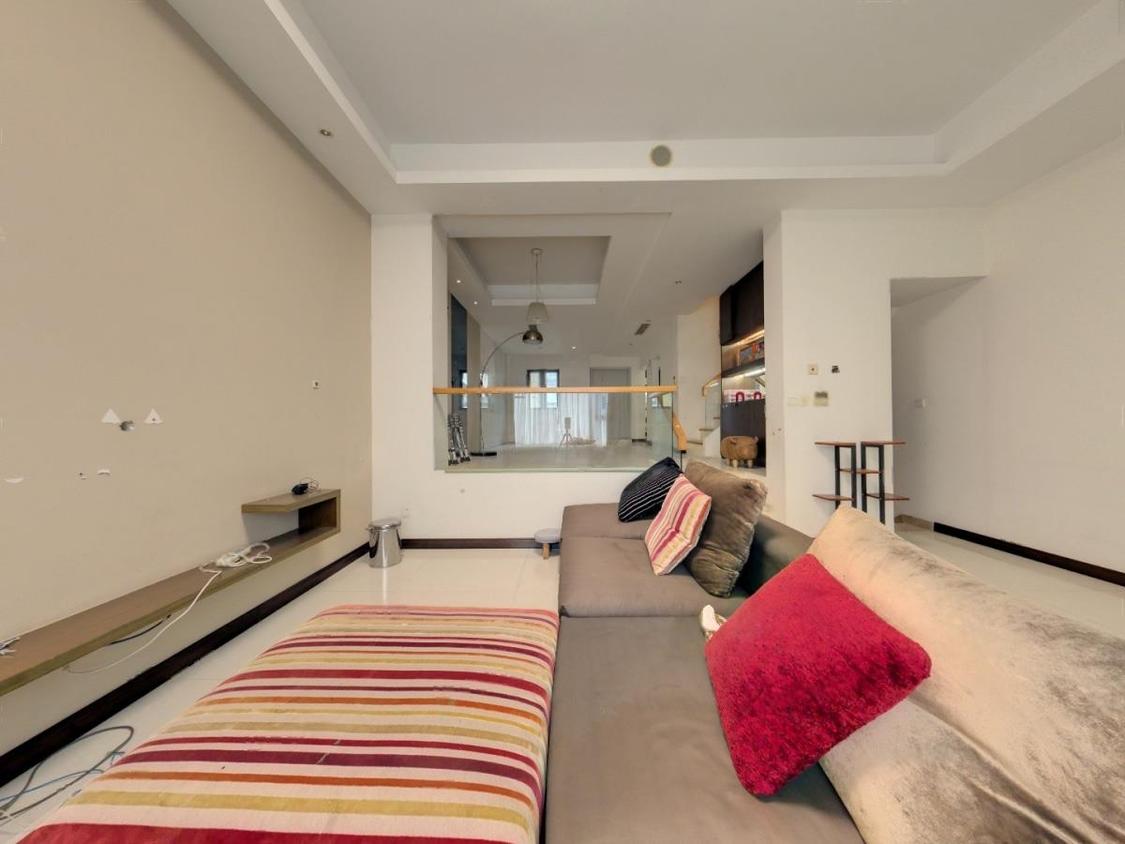 整租·沿海丽水馨庭(别墅)