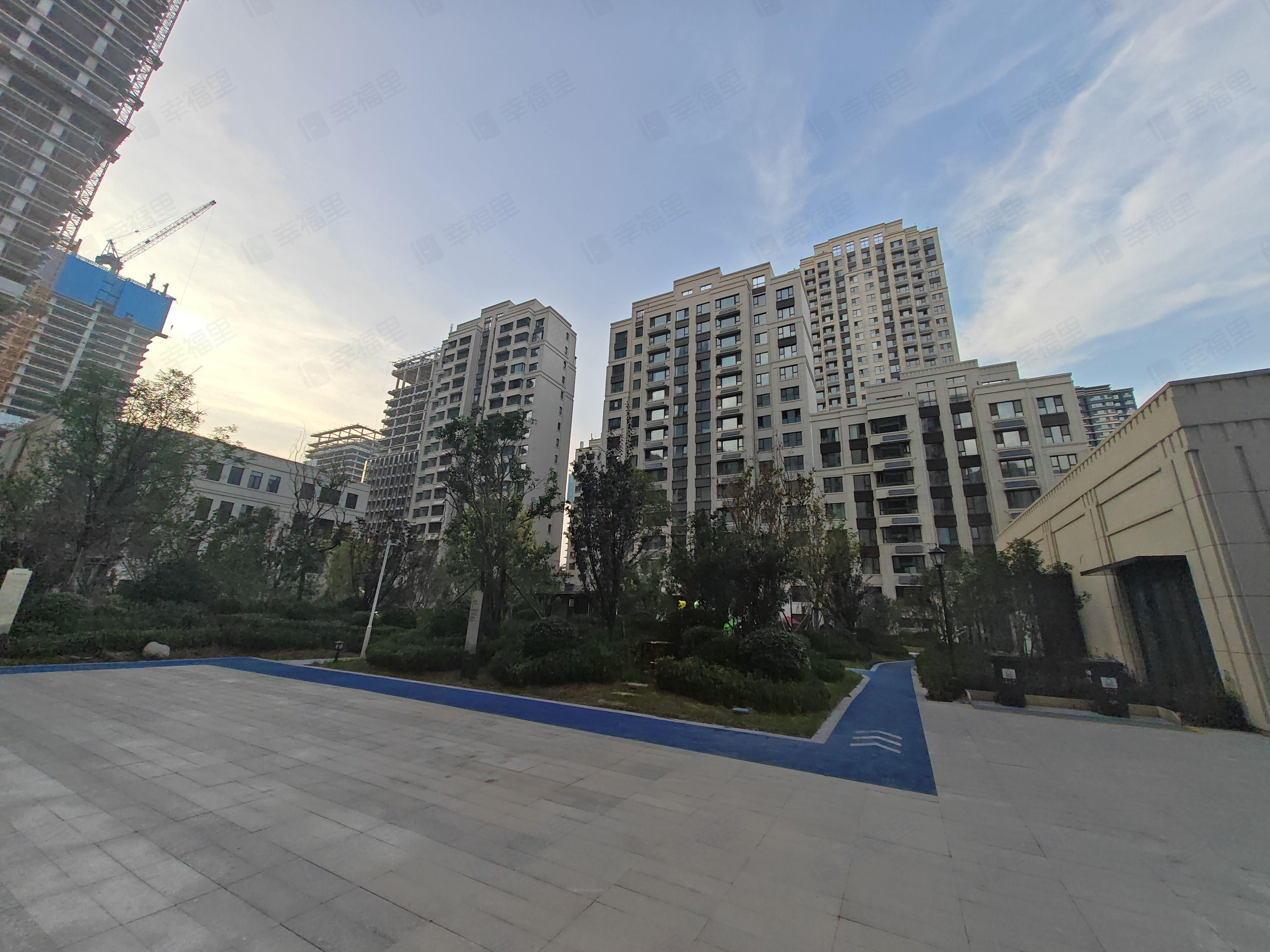 绿地IFC中央公馆B4地块小区效果图