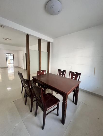 北京耀江广场3室2厅155平低楼层/共18层