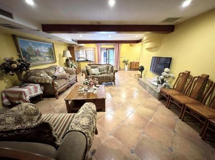 南岸茶园新区整租 坡岭顿小镇5室3厅/296平/底层