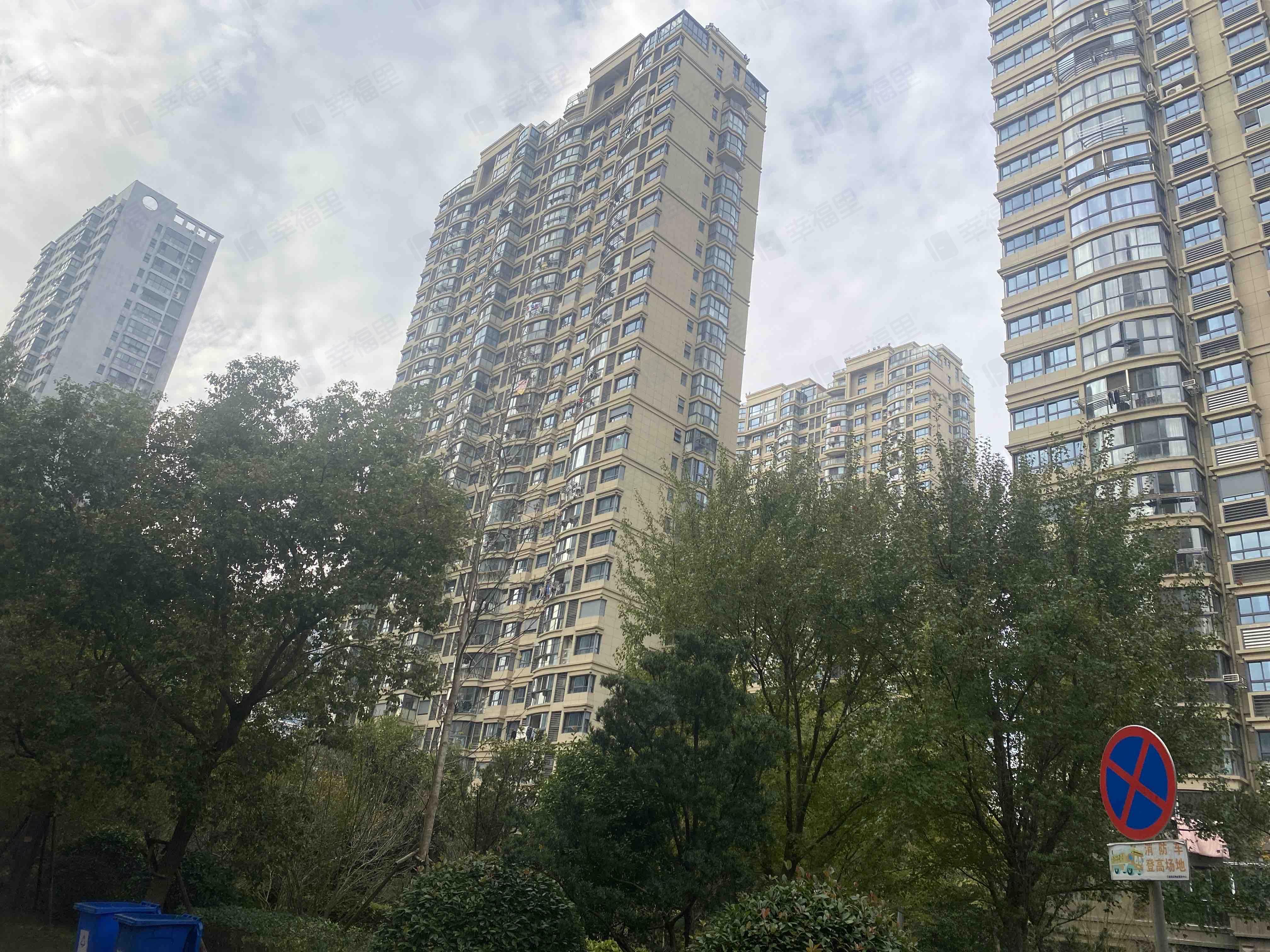 江城逸品小区效果图