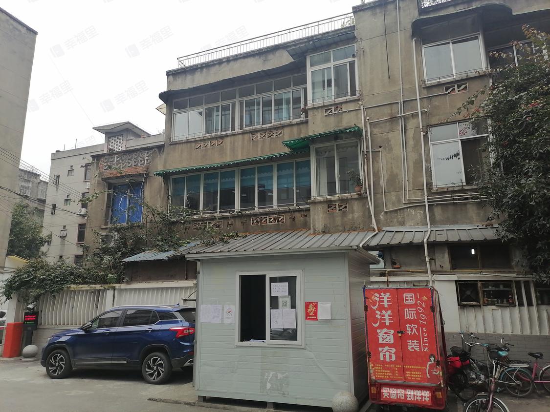 成都新都-新都城区/暂无年代桂湖东路165号院
