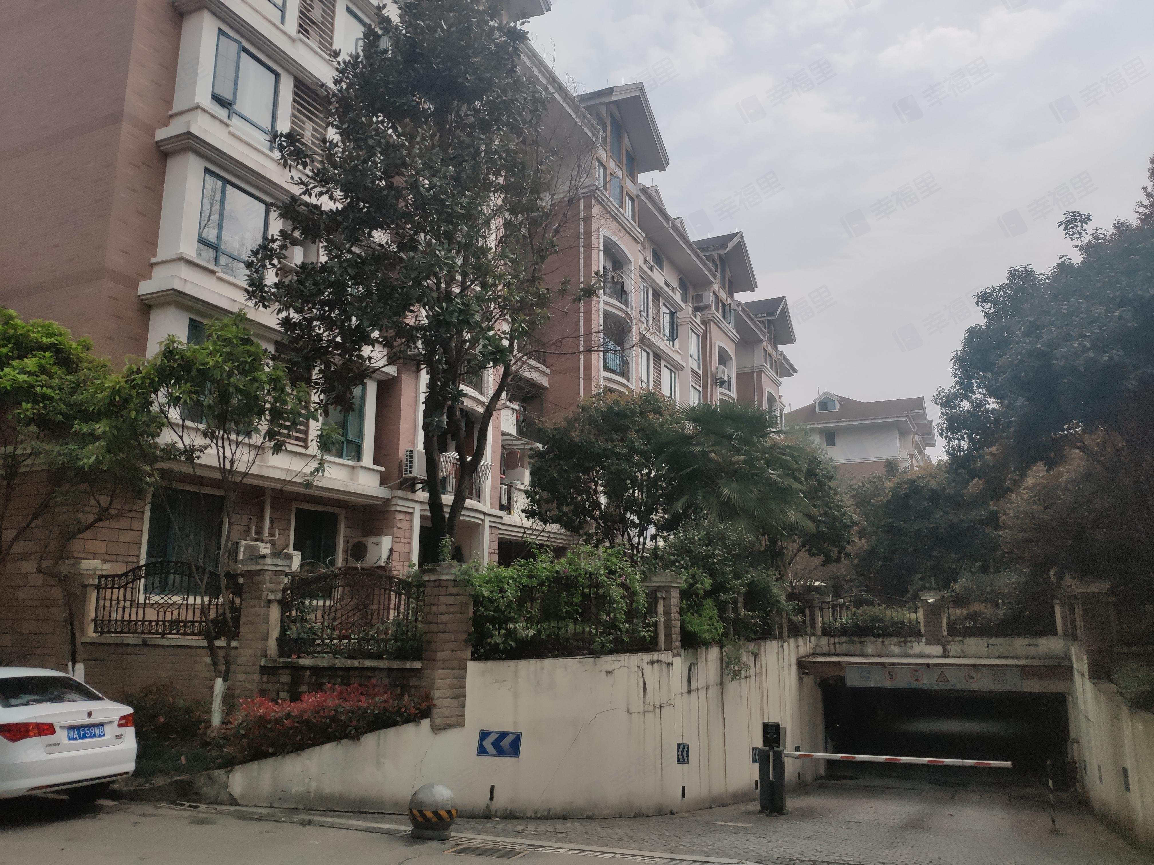 卧龙丽景湾(蓝山苑)小区效果图