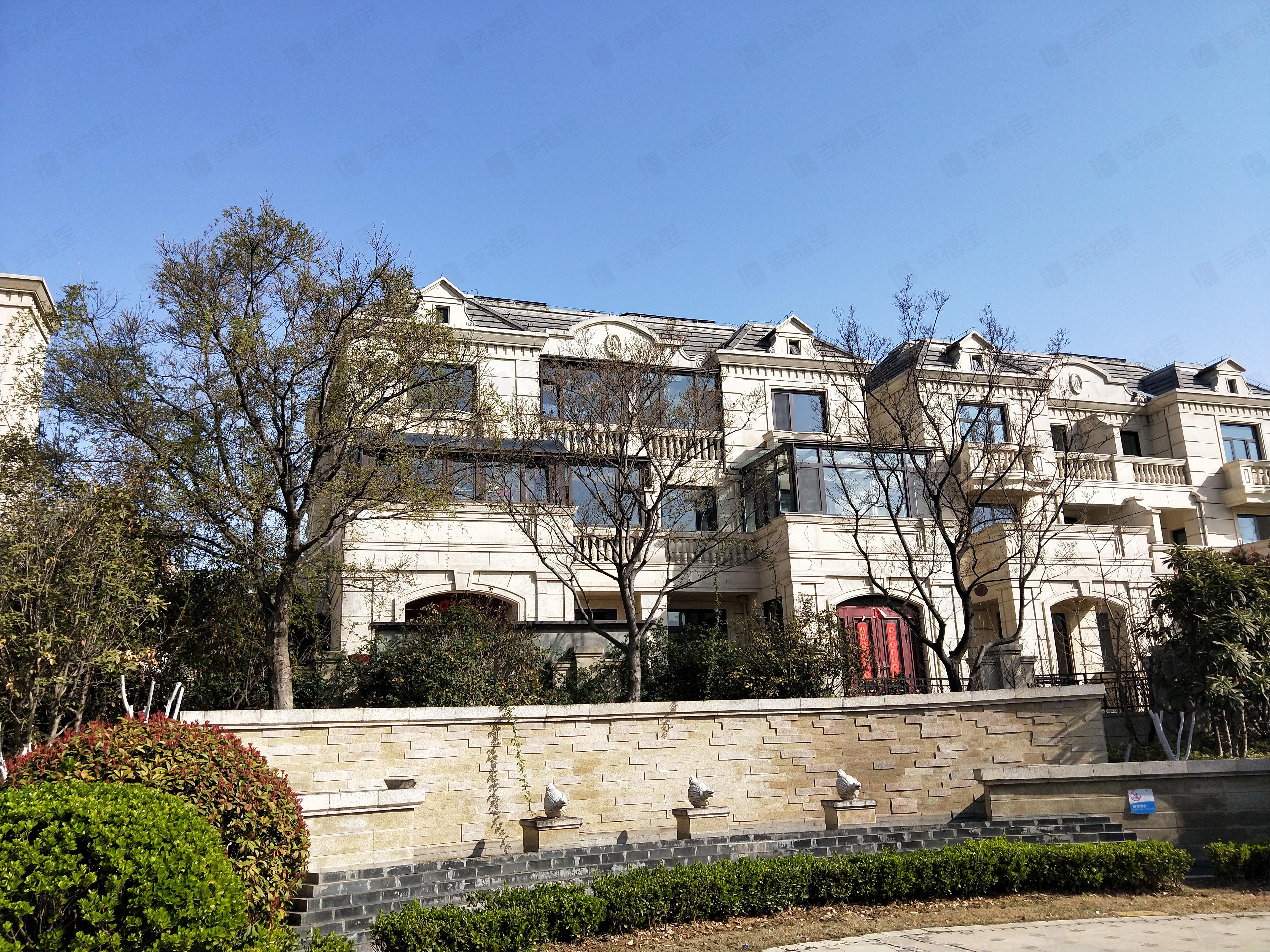 绿地湖语墅小区效果图