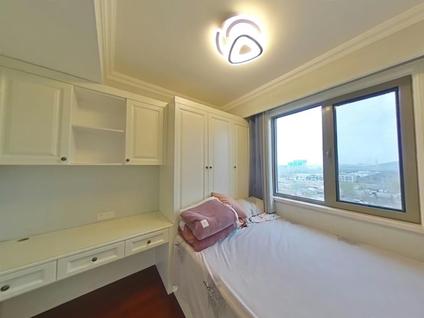 泉山火花整租 融创淮海壹号4室2厅/133平/中楼层