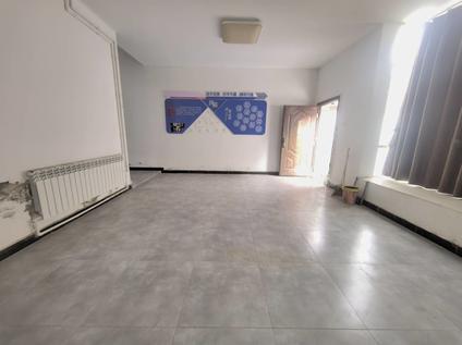 北京日月湖水景花园3室1厅196平底层/共2层